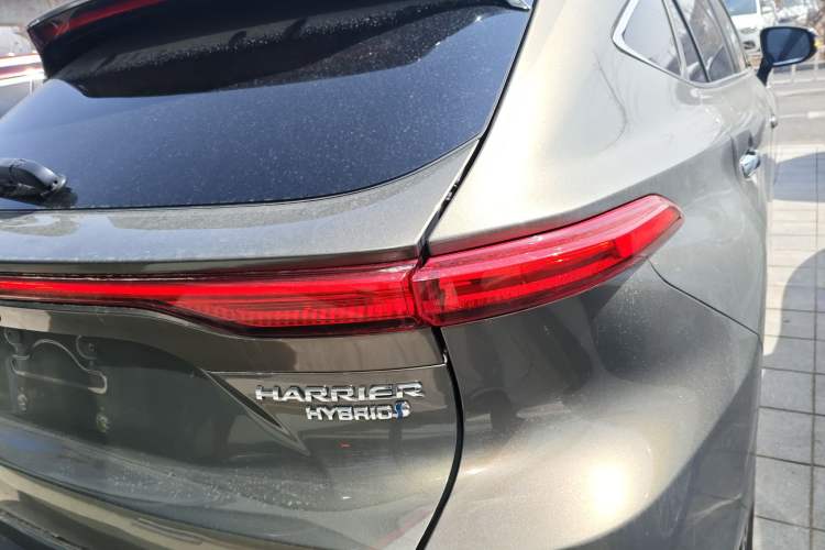 Used Toyota Harrier 2022 Dual-Engine 2.5L CVT Four-Wheel Drive Flagship Edition Right Rear Taillight
