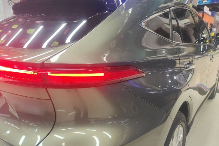 Used Toyota Harrier 2022 Dual-Engine 2.5L CVT Four-Wheel Drive Flagship Edition Right Rear Taillight