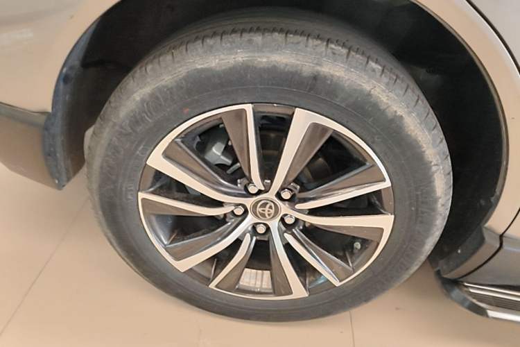 Used Toyota Harrier 2022 2.0L CVT Two-Wheel Drive Entry Version Right Rear Wheel Hub