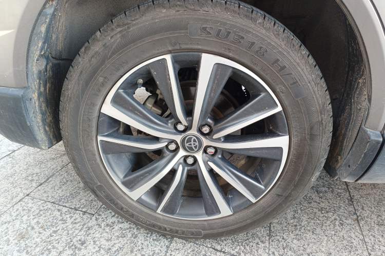 Used Toyota Harrier 2022 2.0L CVT Two-Wheel Drive Entry Version Right Rear Wheel Hub