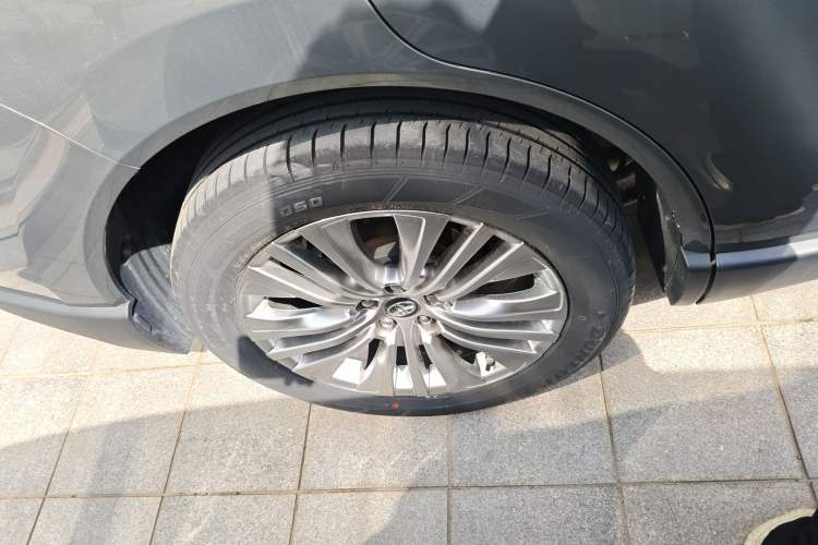 Used Toyota Harrier 2022 Dual-Engine 2.5L CVT Four-Wheel Drive Flagship Edition Right Rear Wheel Hub