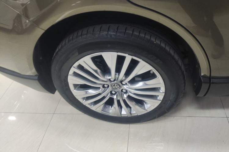 Used Toyota Harrier 2022 Dual-Engine 2.5L CVT Four-Wheel Drive Flagship Edition Right Rear Wheel Hub