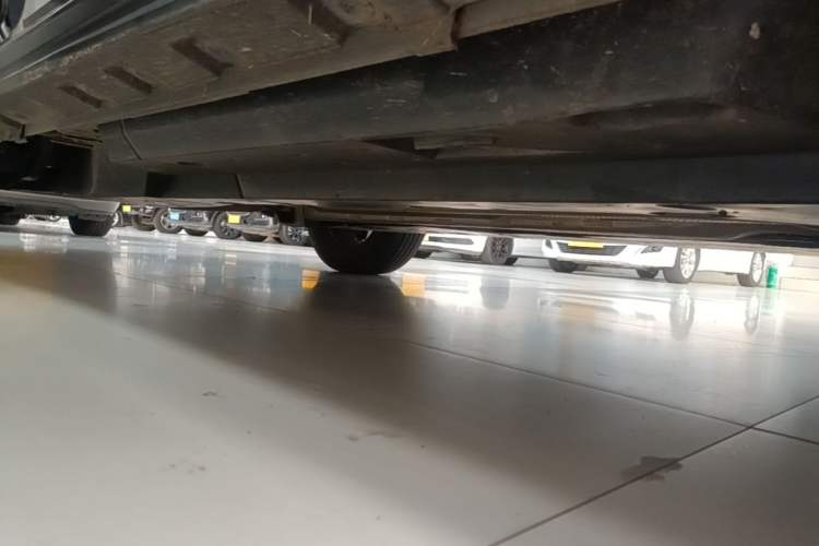 Used Toyota Harrier 2022 2.0L CVT Two-Wheel Drive Luxury Edition Right Side Sill