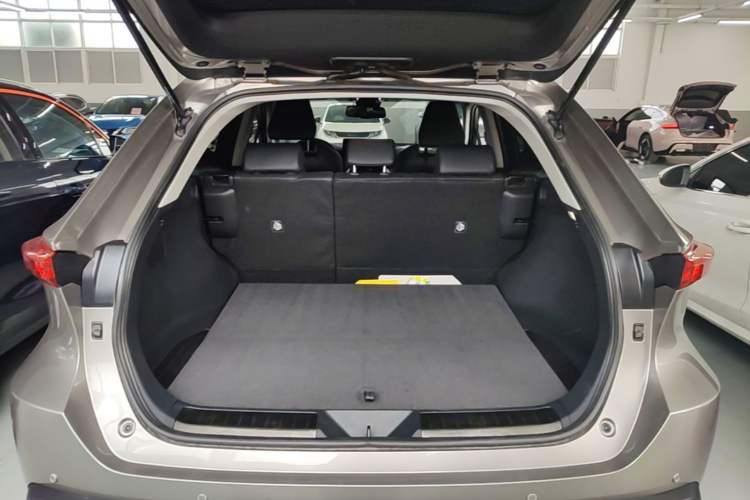 Used Toyota Harrier 2022 2.0L CVT Two-Wheel Drive Deluxe Edition Trunk