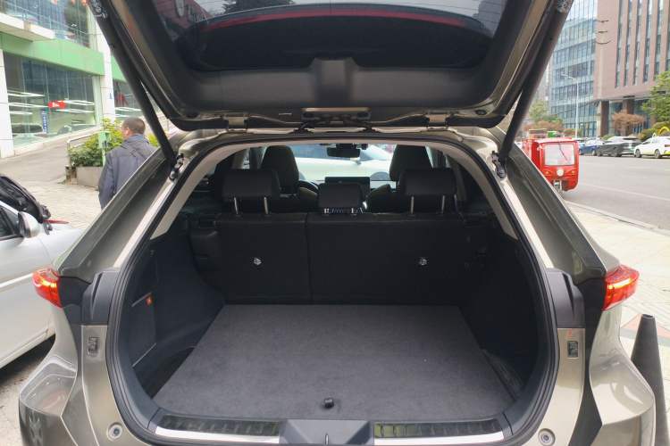 Used Toyota Harrier 2022 Dual-Engine 2.5L CVT Four-Wheel Drive Flagship Edition Trunk