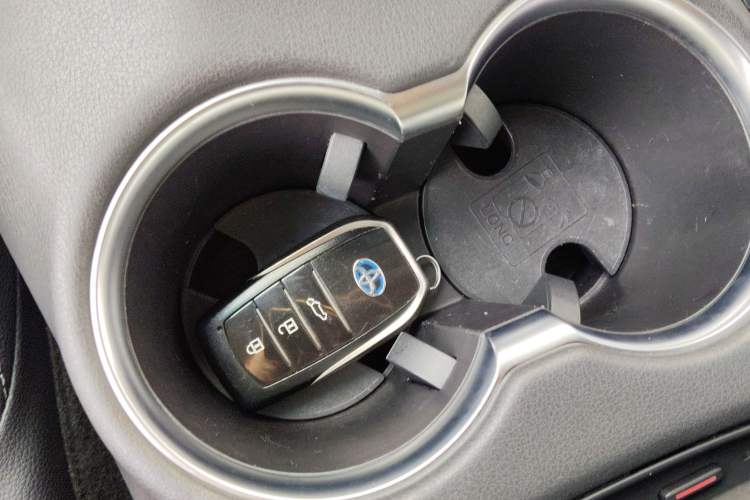 Used Toyota Harrier 2022 Dual-Engine 2.5L CVT Four-Wheel Drive Flagship Edition Vehicle Key