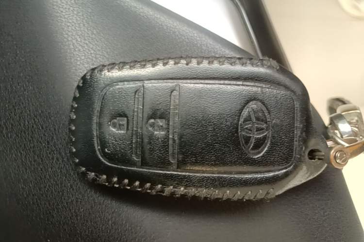 Used Toyota Harrier 2022 2.0L CVT Two-Wheel Drive Luxury Edition Vehicle Key