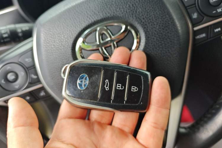 Used Toyota Harrier 2022 Dual-Engine 2.5L CVT Four-Wheel Drive Flagship Edition Vehicle Key