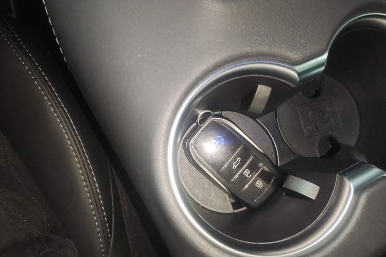 Used Toyota Harrier 2022 Dual-Engine 2.5L CVT Four-Wheel Drive Flagship Edition Vehicle Key