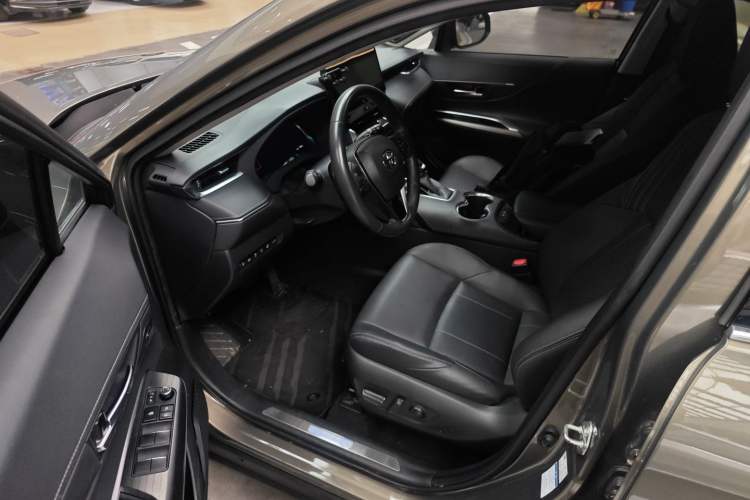 Used Toyota Harrier 2022 Dual-Engine 2.5L CVT Four-Wheel Drive Flagship Edition Driver Seat