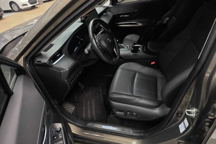Used Toyota Harrier 2022 Dual-Engine 2.5L CVT Four-Wheel Drive Flagship Edition Left Front Seat