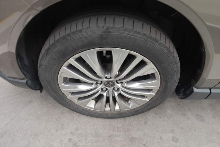 Used Toyota Harrier 2022 Dual-Engine 2.5L CVT Four-Wheel Drive Flagship Edition Left Front Wheel Hub