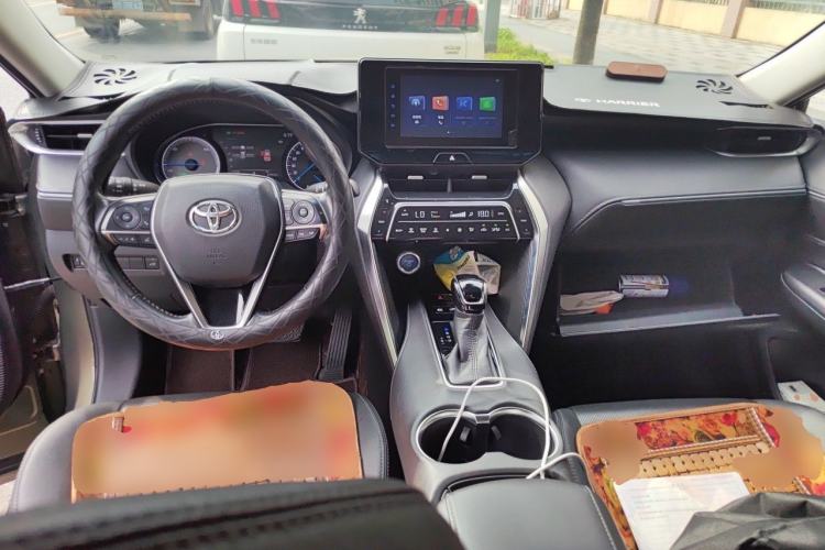Used Toyota Harrier 2022 Dual-Engine 2.5L CVT Two-Wheel Drive Luxury Edition Center Console