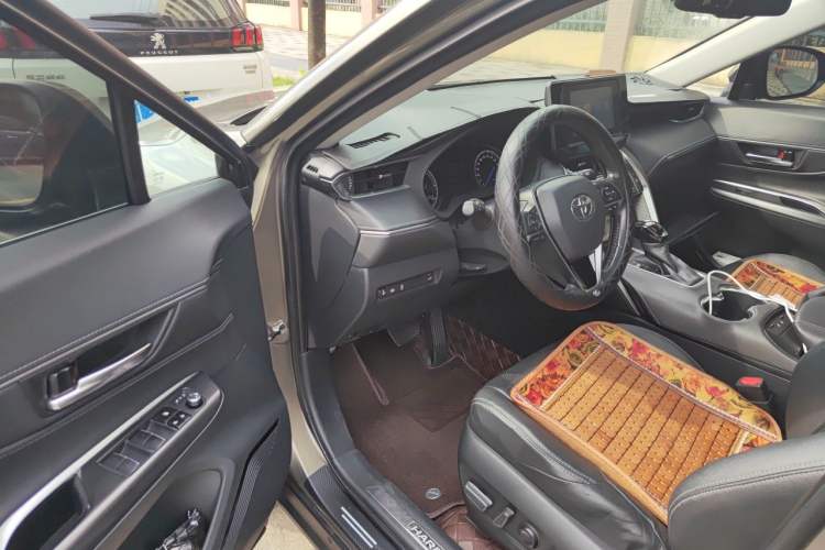 Used Toyota Harrier 2022 Dual-Engine 2.5L CVT Two-Wheel Drive Luxury Edition Driver Seat