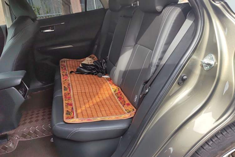 Used Toyota Harrier 2022 Dual-Engine 2.5L CVT Two-Wheel Drive Luxury Edition Left Rear Seat