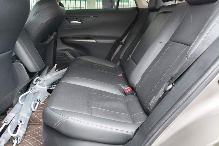 Used Toyota Harrier 2022 Dual-Engine 2.5L CVT Four-Wheel Drive Luxury Edition Left Rear Seat