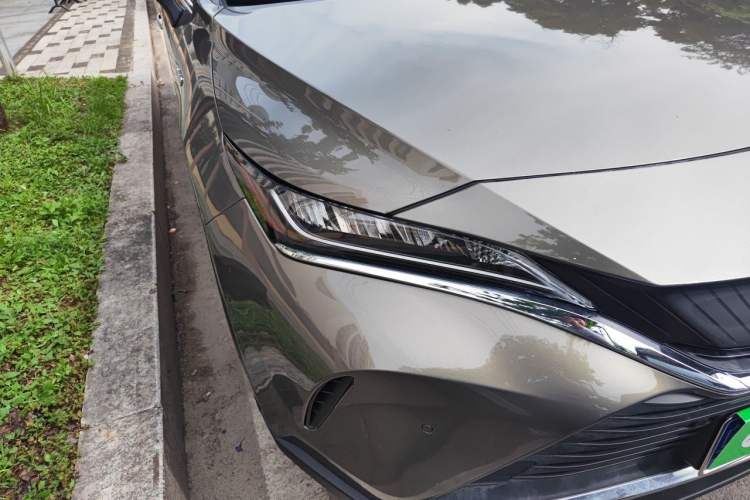 Used Toyota Harrier 2022 Dual-Engine 2.5L CVT Two-Wheel Drive Luxury Edition Right Front Headlight