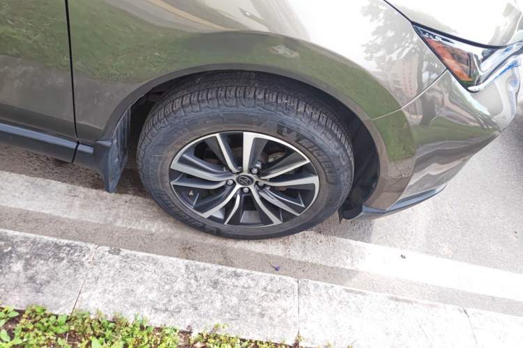Used Toyota Harrier 2022 Dual-Engine 2.5L CVT Two-Wheel Drive Luxury Edition Right Front Wheel Hub