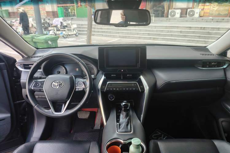 Used Toyota Harrier 2022 2.0L CVT Two-Wheel Drive Deluxe Edition Interior 2