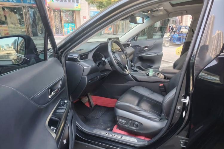 Used Toyota Harrier 2022 2.0L CVT Two-Wheel Drive Deluxe Edition Interior 7
