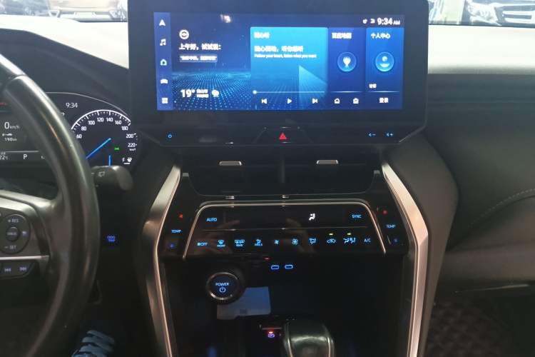 Used Toyota Harrier 2022 Dual-Engine 2.5L CVT Four-Wheel Drive Luxury Edition Audio And AC Panel