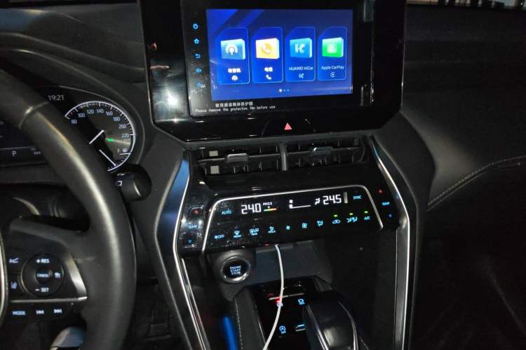 Used Toyota Harrier 2022 2.0L CVT Two-Wheel Drive Luxury Edition Audio And AC Panel