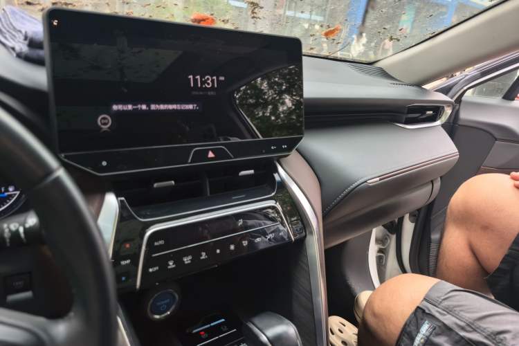 Used Toyota Harrier 2022 Dual-Engine 2.5L CVT Four-Wheel Drive Luxury Edition Audio And AC Panel