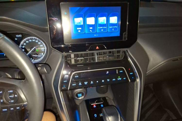 Used Toyota Harrier 2022 2.0L CVT Two-Wheel Drive Luxury Edition Audio And AC Panel