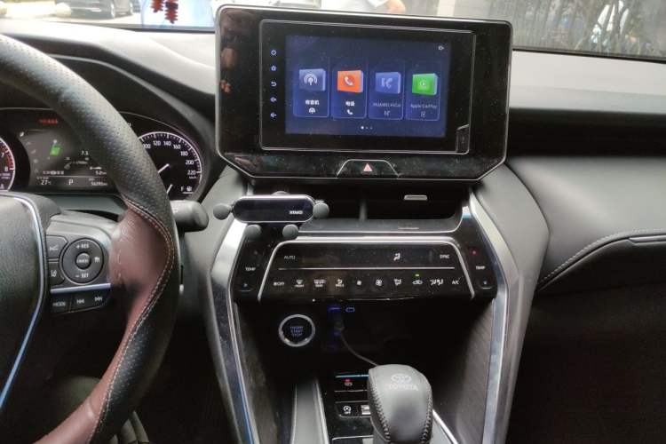 Used Toyota Harrier 2022 2.0L CVT Two-Wheel Drive Luxury Edition Audio And AC Panel