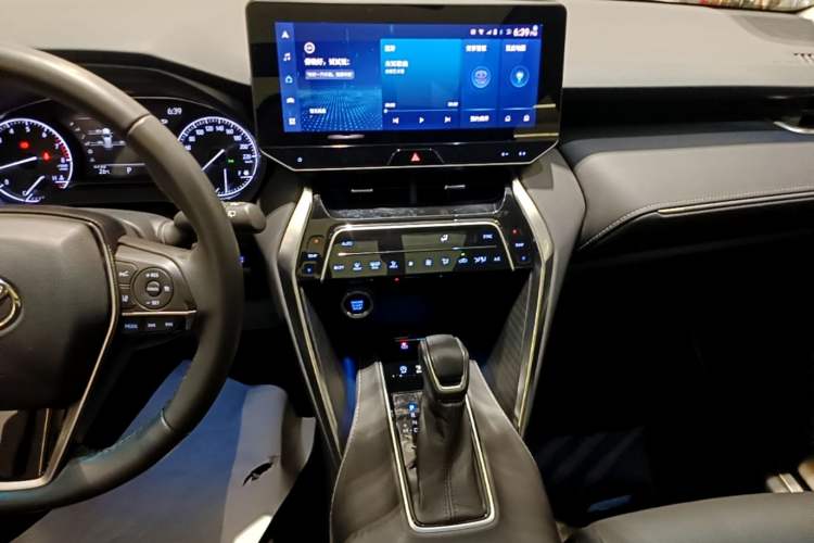 Used Toyota Harrier 2022 2.0L CVT Two-Wheel Drive Deluxe Edition Audio And AC Panel