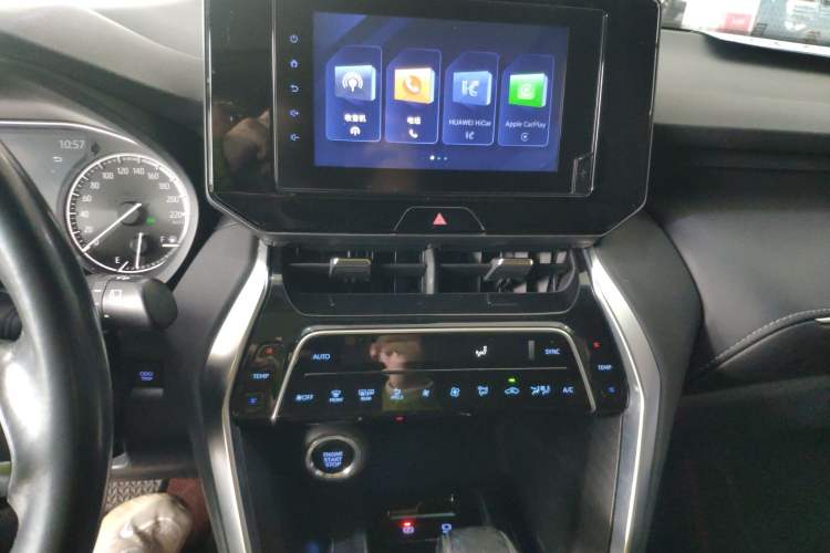 Used Toyota Harrier 2022 2.0L CVT Two-Wheel Drive Luxury Edition Audio And AC Panel