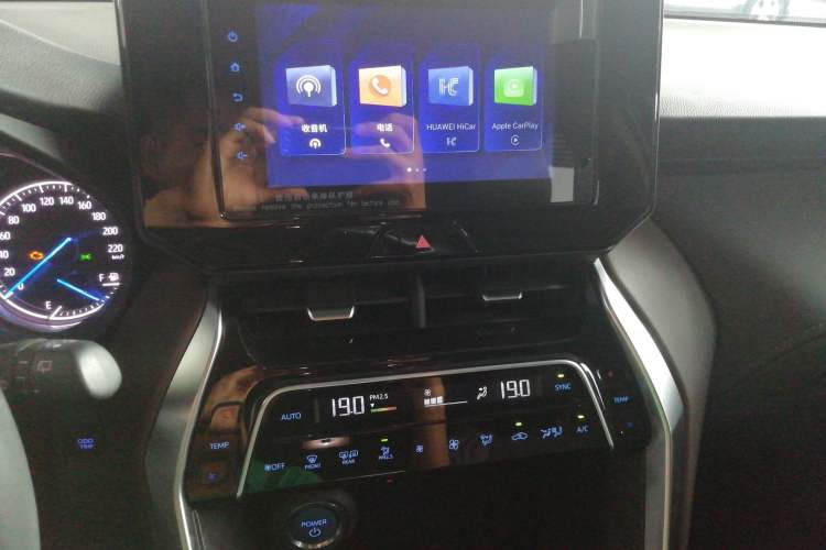 Used Toyota Harrier 2022 Dual-Engine 2.5L CVT Two-Wheel Drive Luxury Edition Audio And AC Panel