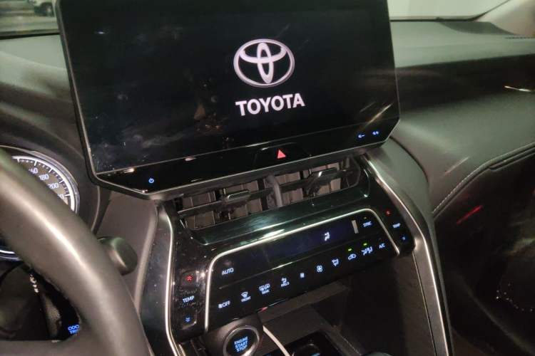 Used Toyota Harrier 2022 2.0L CVT Two-Wheel Drive Deluxe Edition Audio And AC Panel