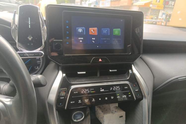 Used Toyota Harrier 2022 Dual-Engine 2.5L CVT Two-Wheel Drive Luxury Edition Audio And AC Panel