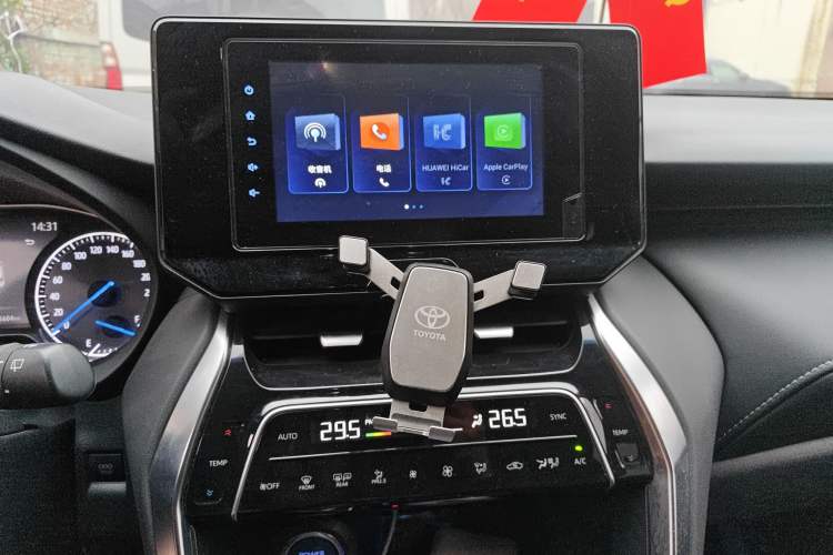 Used Toyota Harrier 2022 Dual-Engine 2.5L CVT Two-Wheel Drive Luxury Edition Audio And AC Panel