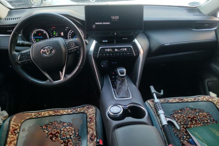 Used Toyota Harrier 2022 Dual-Engine 2.5L CVT Four-Wheel Drive Luxury Edition Center Console