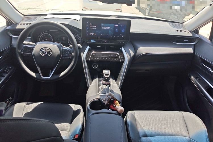 Used Toyota Harrier 2022 2.0L CVT Two-Wheel Drive Deluxe Edition Center Console