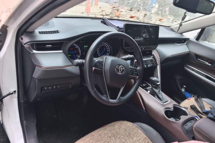 Used Toyota Harrier 2022 Dual-Engine 2.5L CVT Four-Wheel Drive Luxury Edition Center Console