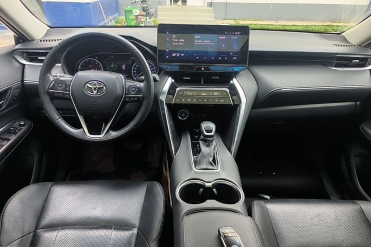 Used Toyota Harrier 2022 2.0L CVT Two-Wheel Drive Deluxe Edition Center Console