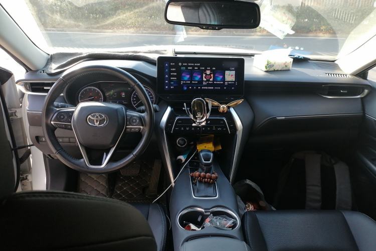 Used Toyota Harrier 2022 2.0L CVT Two-Wheel Drive Deluxe Edition Center Console