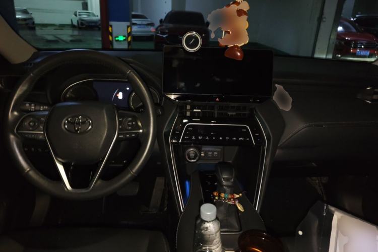 Used Toyota Harrier 2022 2.0L CVT Two-Wheel Drive Deluxe Edition Center Console