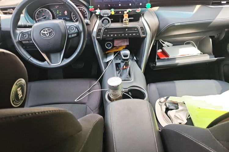 Used Toyota Harrier 2022 2.0L CVT Two-Wheel Drive Entry Version Center Console