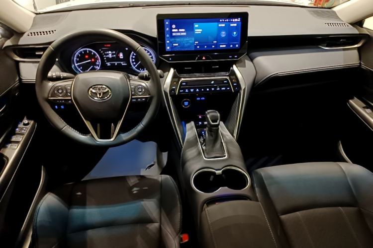 Used Toyota Harrier 2022 2.0L CVT Two-Wheel Drive Deluxe Edition Center Console