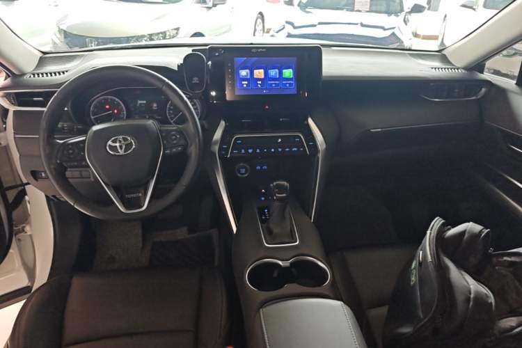 Used Toyota Harrier 2022 2.0L CVT Two-Wheel Drive Entry Version Center Console