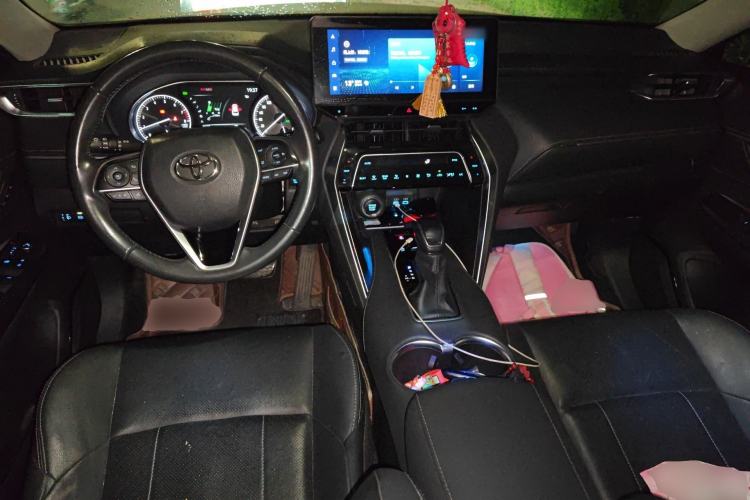 Used Toyota Harrier 2022 2.0L CVT Two-Wheel Drive Deluxe Edition Center Console