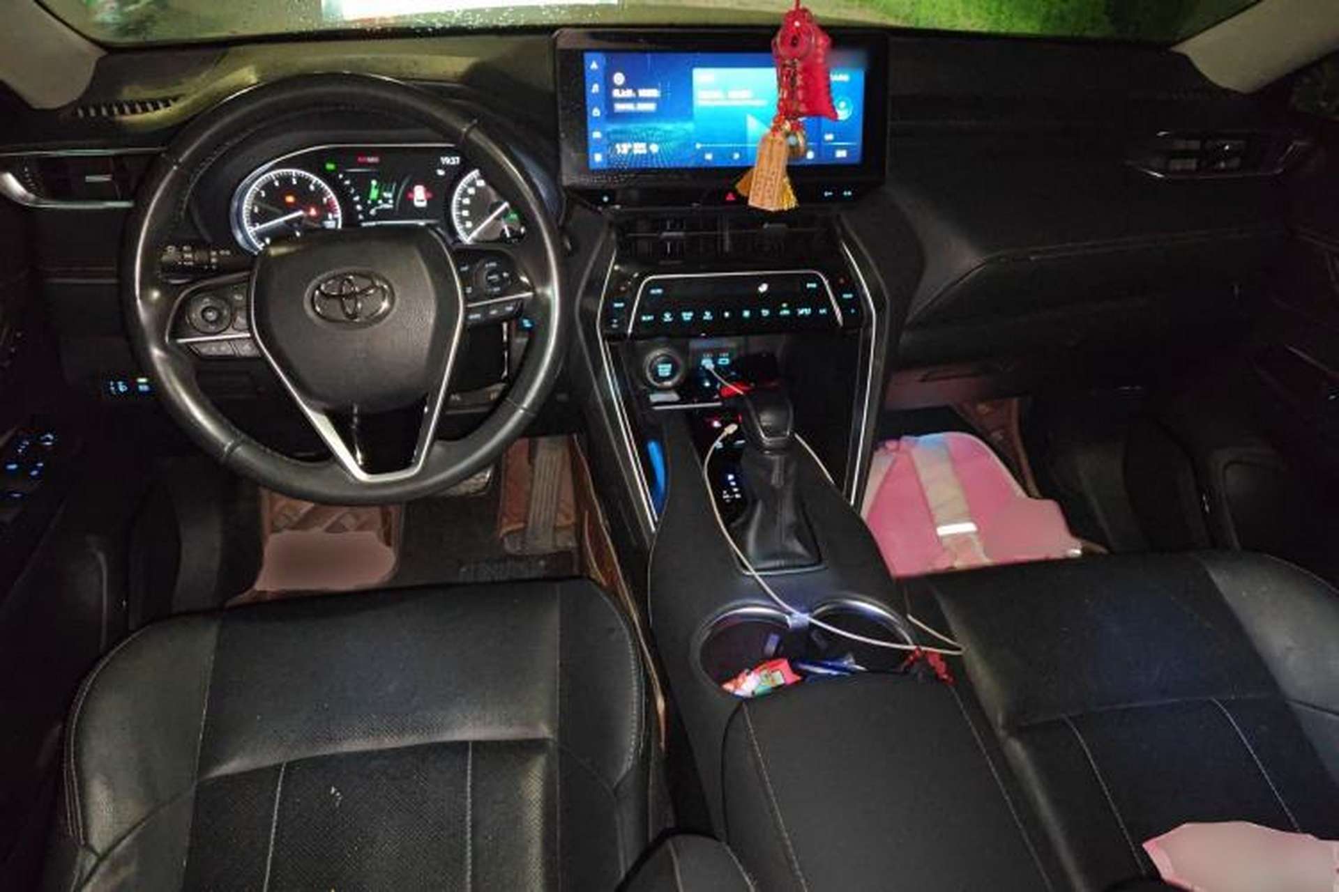 Used Toyota Harrier 2022 2.0L CVT Two-Wheel Drive Deluxe Edition Center Console