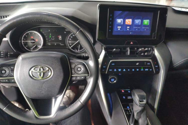 Used Toyota Harrier 2022 2.0L CVT Two-Wheel Drive Luxury Edition Center Console