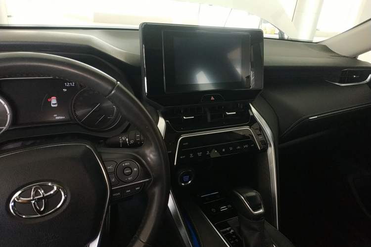Used Toyota Harrier 2022 2.0L CVT Two-Wheel Drive Luxury Edition Center Console