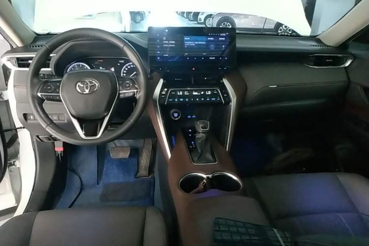 Used Toyota Harrier 2022 2.0L CVT Two-Wheel Drive Deluxe Edition Center Console