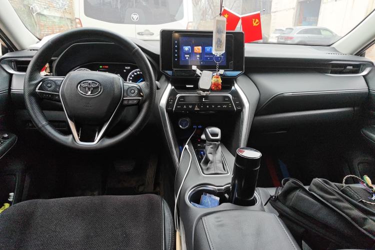 Used Toyota Harrier 2022 Dual-Engine 2.5L CVT Two-Wheel Drive Luxury Edition Center Console